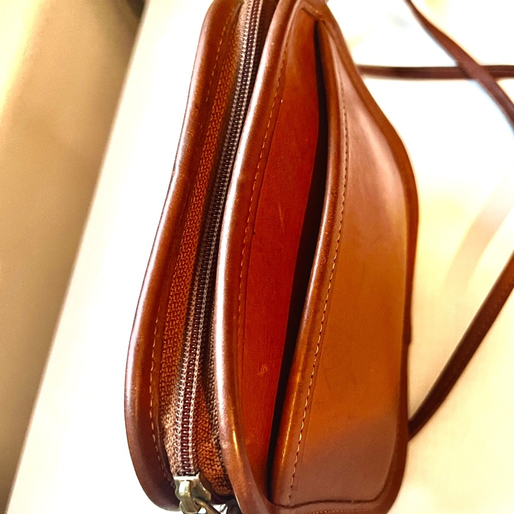 Vintage Coach 90's Hadley British Tan Leather Crossbody - Picture 3 of 9
